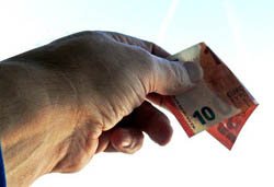 Promote friends and receive cash or bonuses