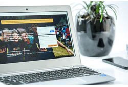 Access homepages and earn money on the internet